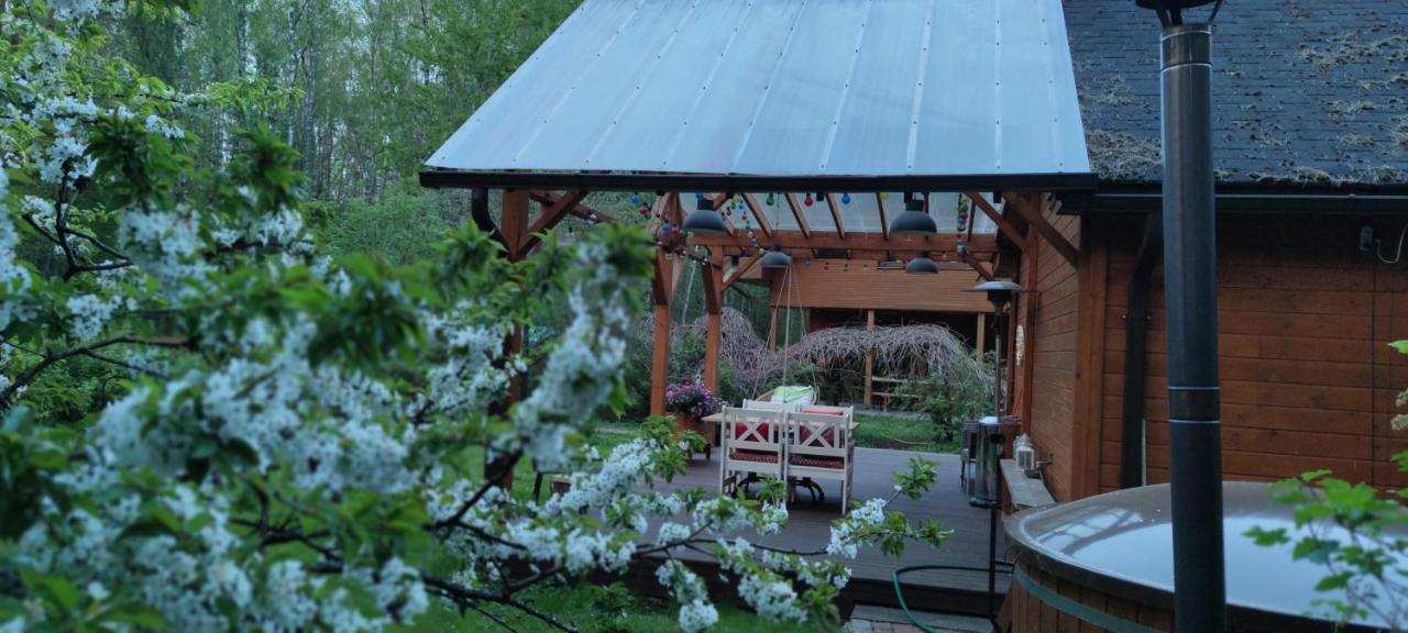 Forest House With Outdoor Hot Tub Jurmala Exterior photo