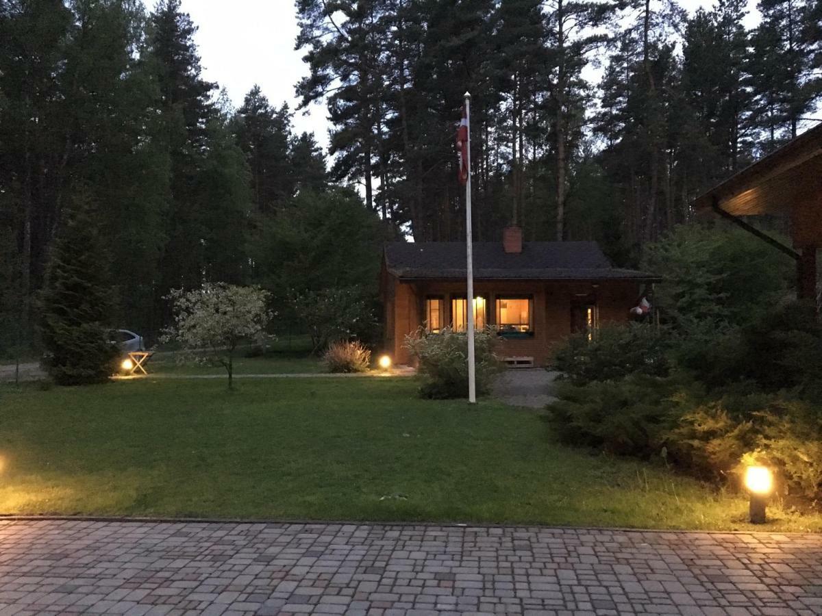 Forest House With Outdoor Hot Tub Jurmala Exterior photo
