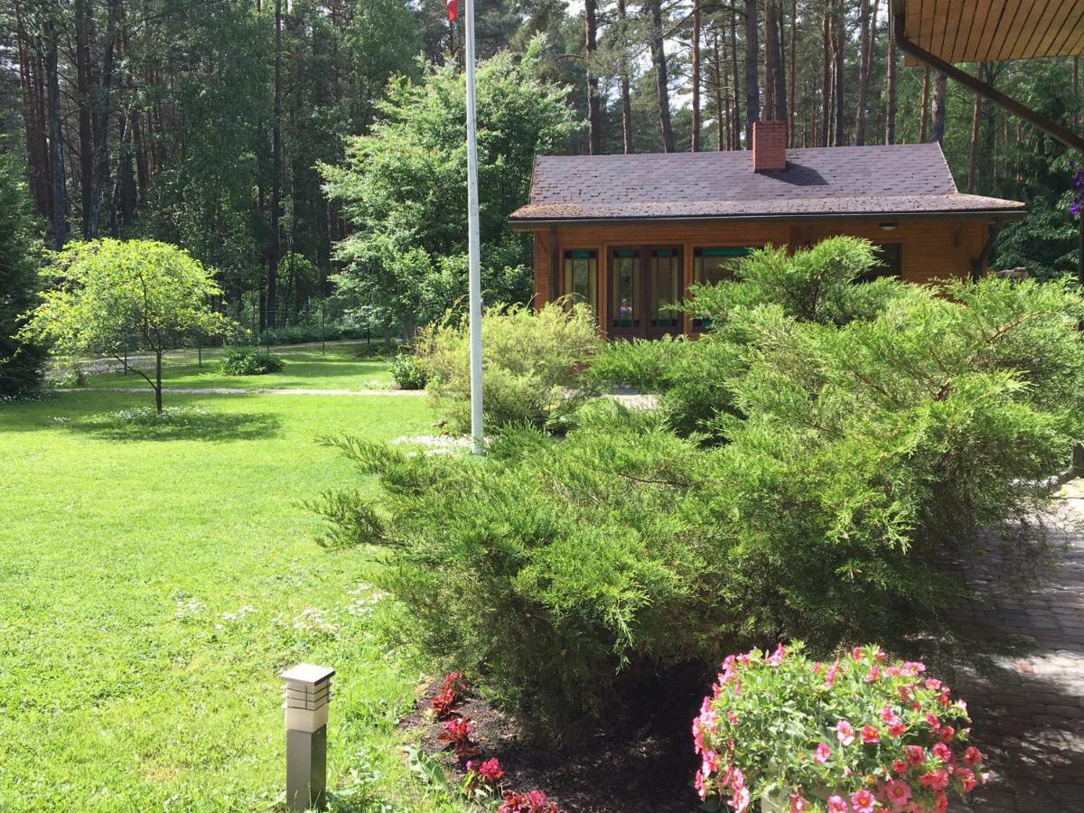 Forest House With Outdoor Hot Tub Jurmala Exterior photo